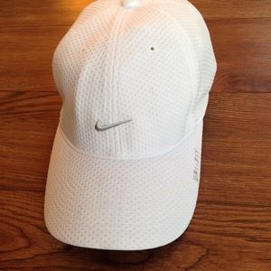 nike tailwind dri fit